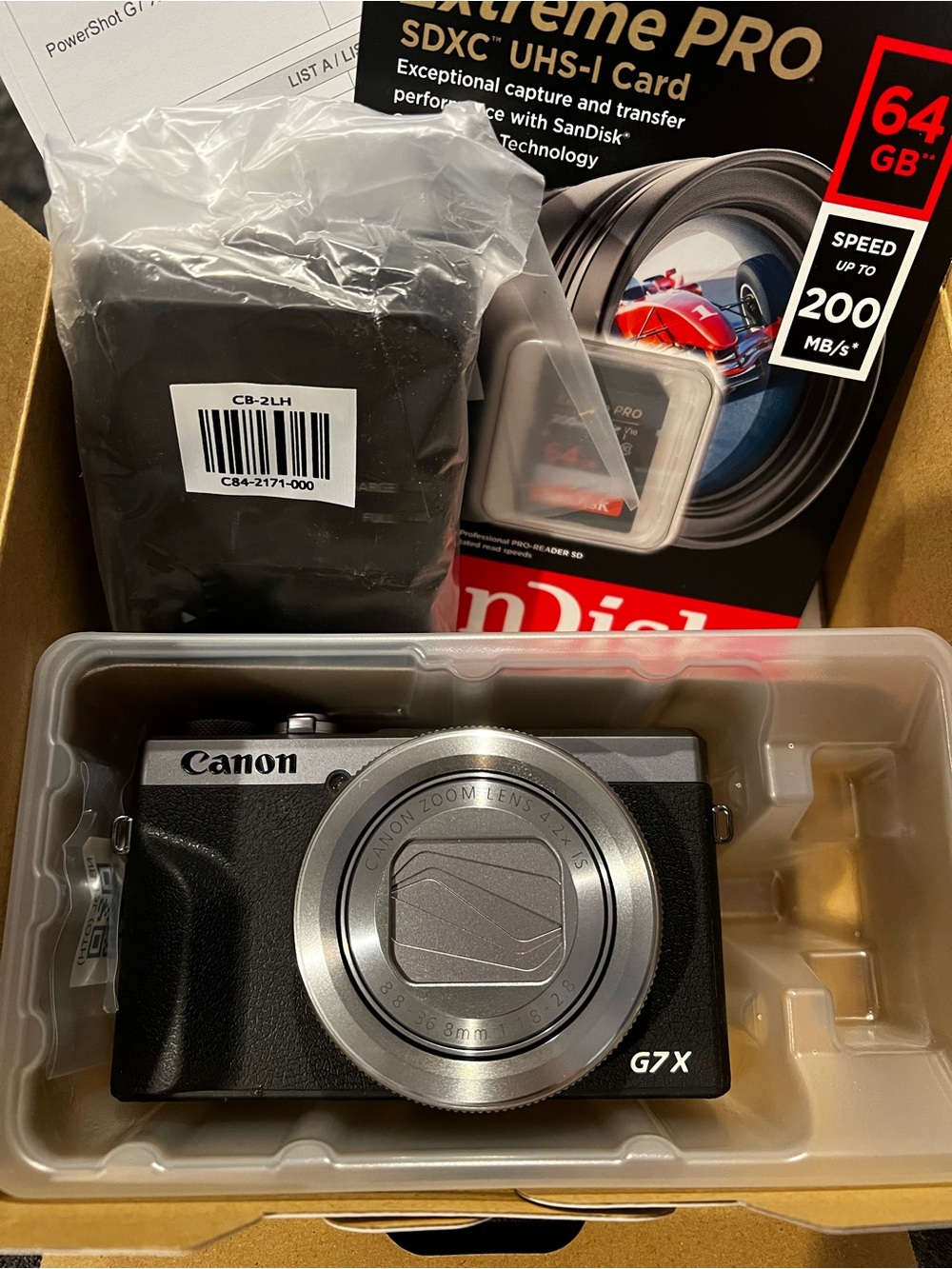 Canon G7X Mark III Compact Digital Camera in Black and Silver